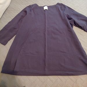 3/4 length sleeve shirt
